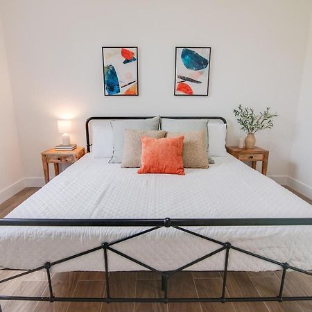 Private Cottage - King Beds, Brand New, Near Beach, Golfing, Shopping & Restaurants Lake Worth Beach Exterior photo